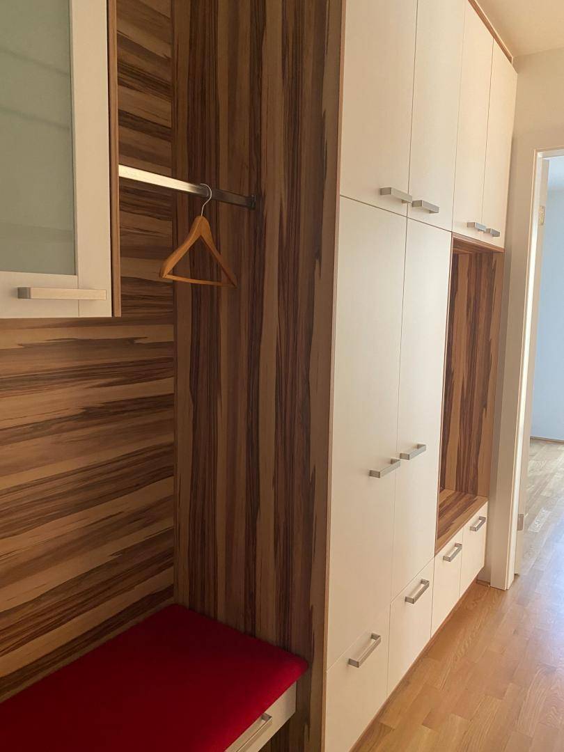 Eingangsbereich samt Garderobe