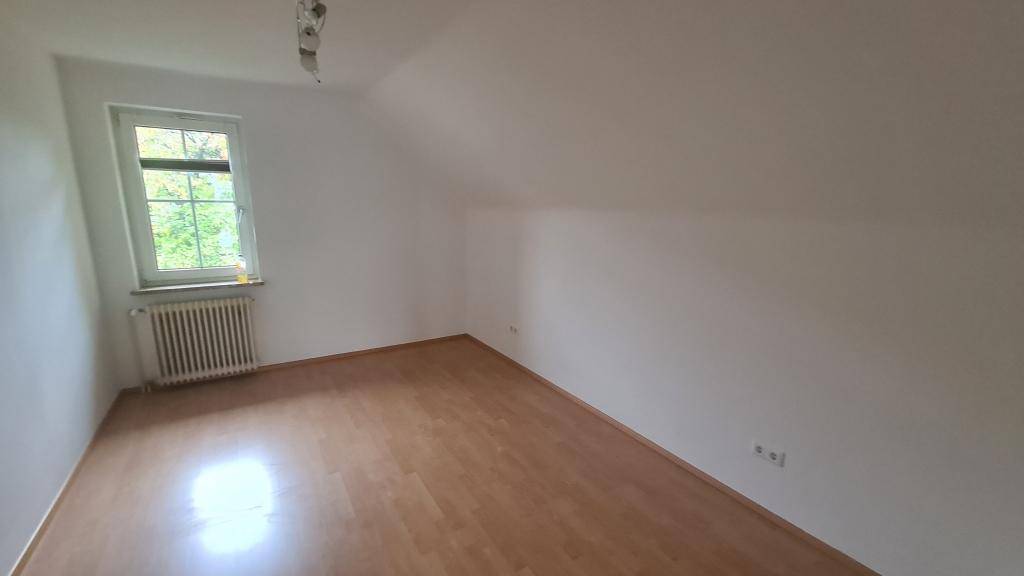 Zimmer 2 OG