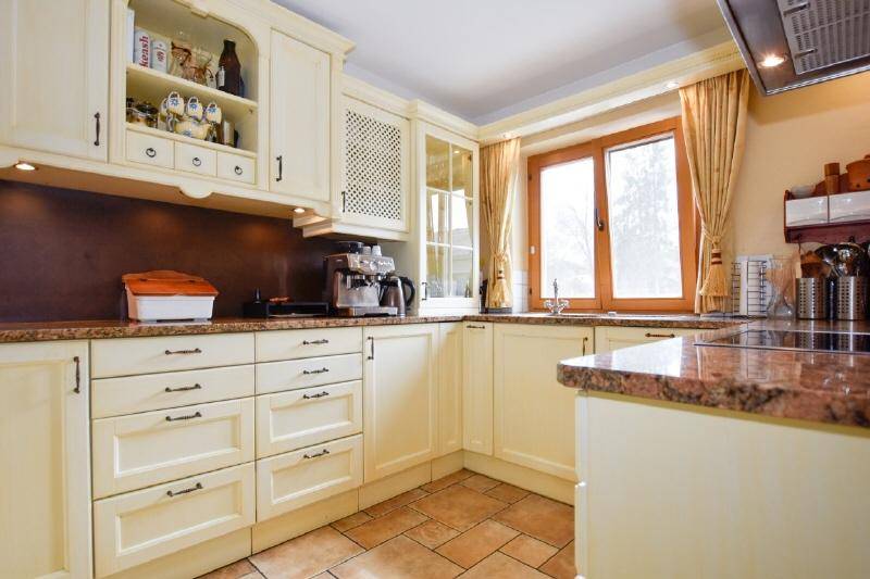 Wohnhaus mit Geschäfts-/ Büro- und Lagerflächen in Kössen – pohled 2