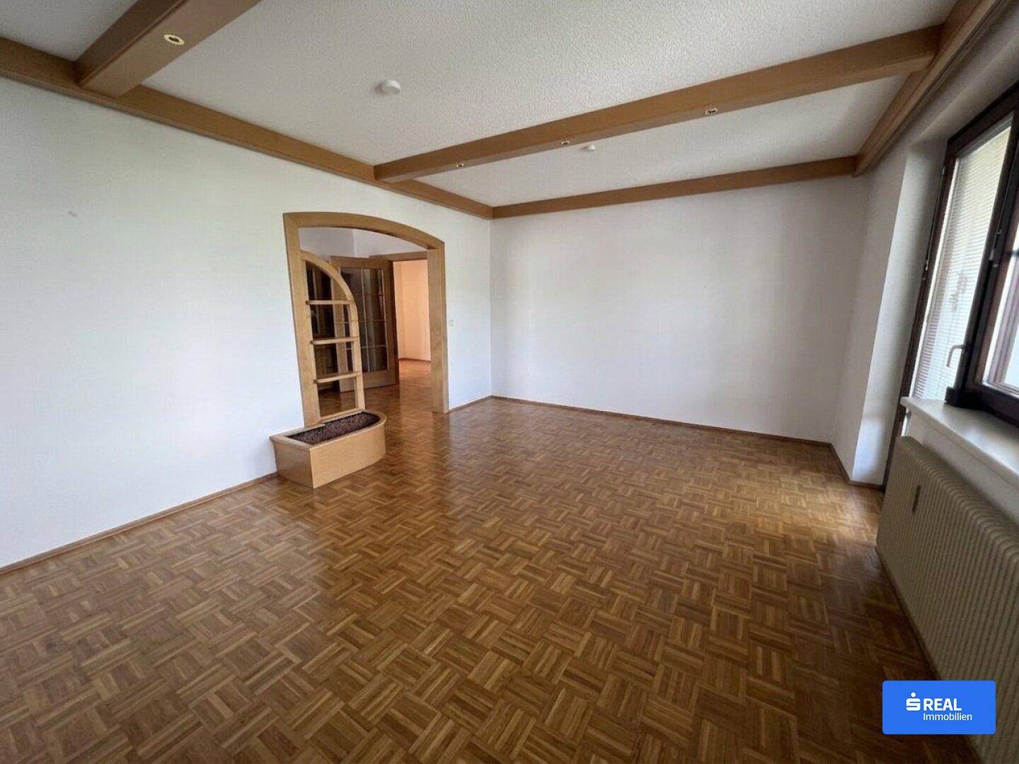 Großzügige 3 Zimmerwohnung mit Westloggia in zentraler Ruhelage! – pohled 4
