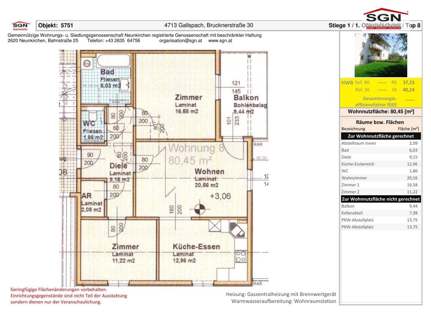Detaillierter Grundriss einer Wohnung mit 80,45 m² Wohnfläche und Balkon.