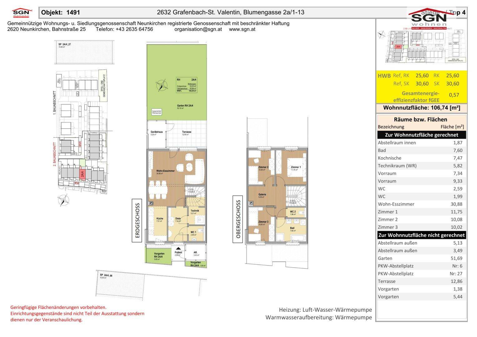 Detaillierter Grundrissplan eines zweistöckigen Hauses mit offenem Wohnbereich, Garten und Terrasse.