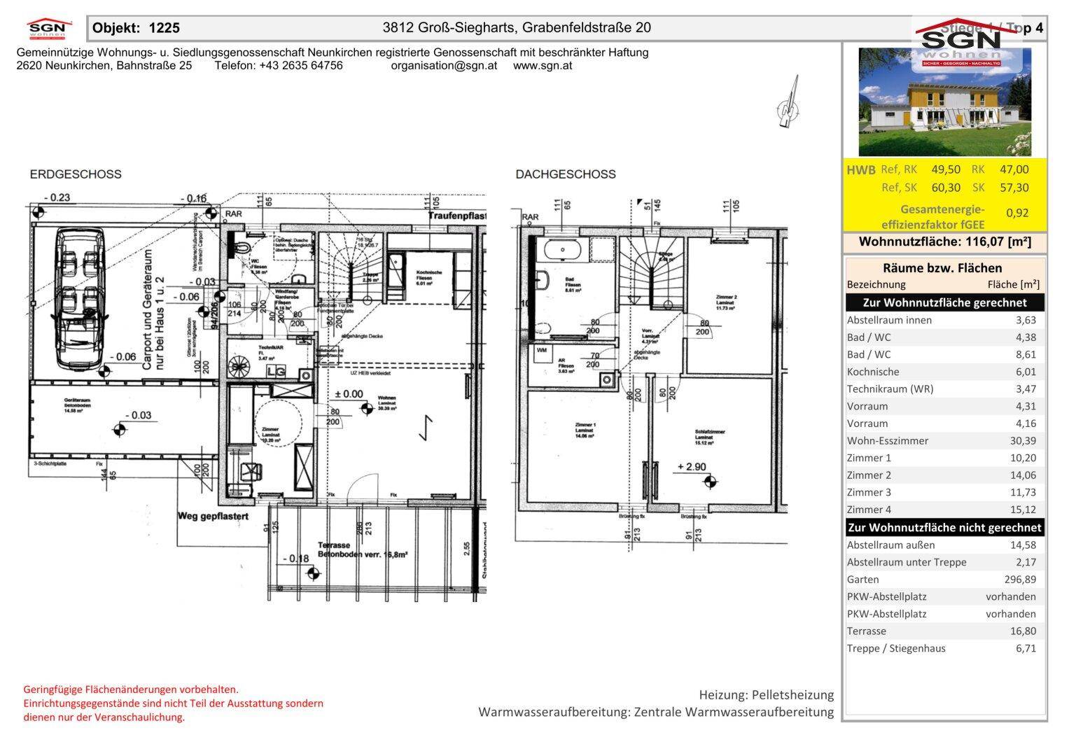 Detaillierter Grundriss des Erd- und Dachgeschosses mit Carport, Terrasse und Balkon.