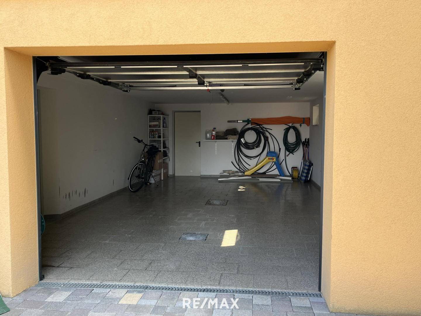 Garage mit ca. 37 m²