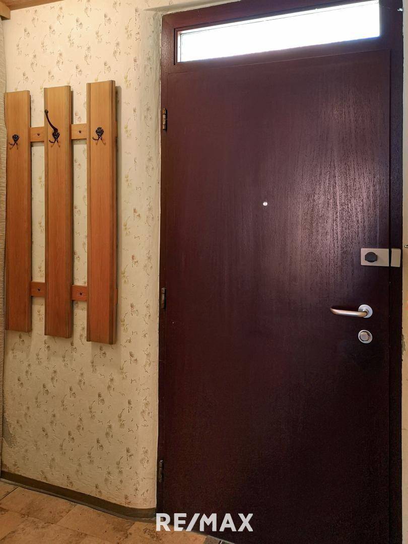 Nische mit Platz für die Garderobe