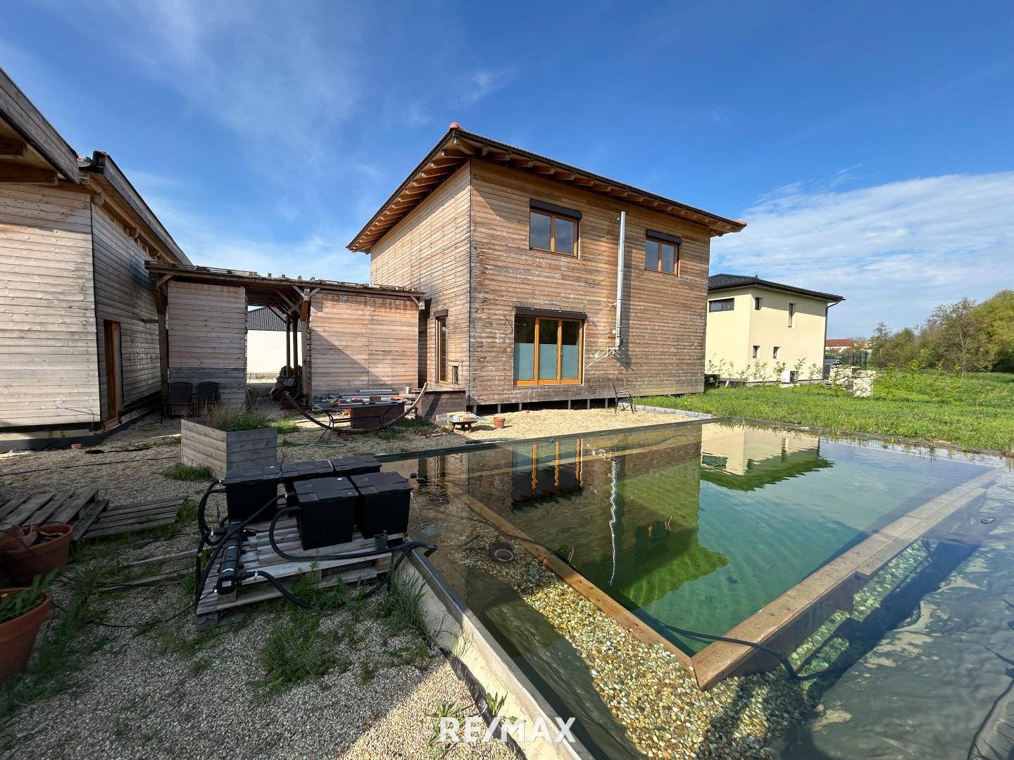 Hinten Pool