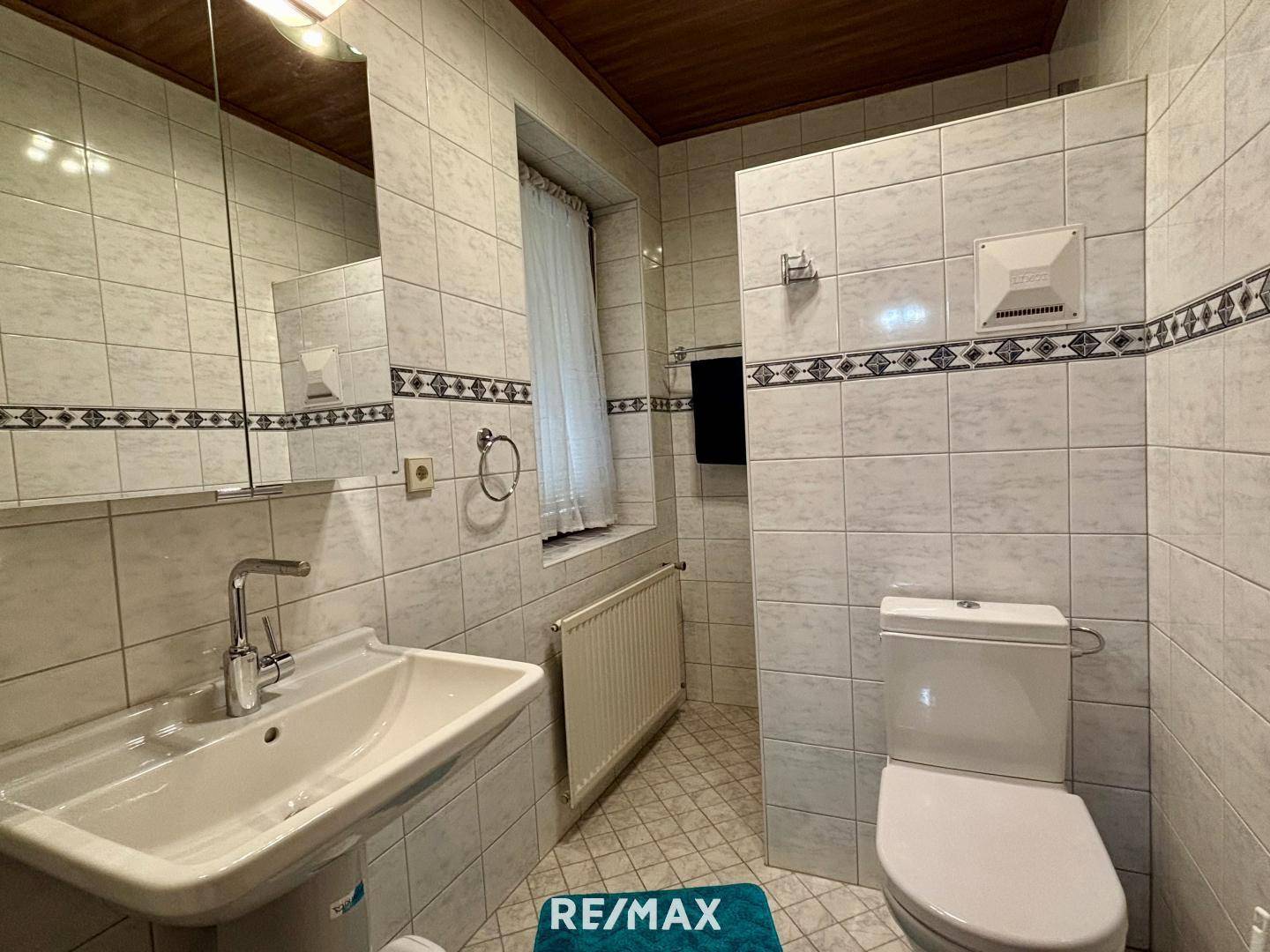 Badezimmer m. WC / Dusche