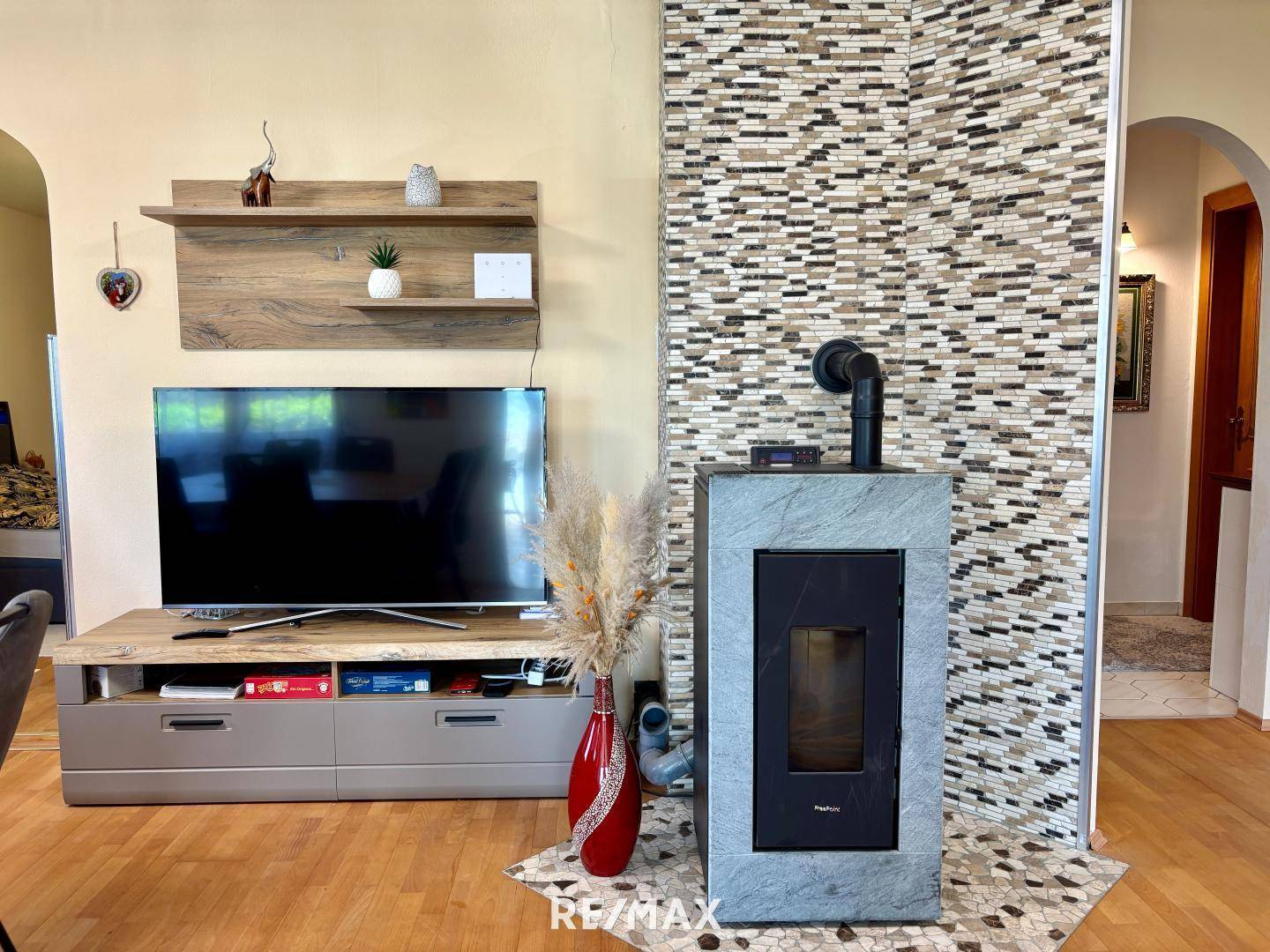 Wohnzimmer mit Kamin