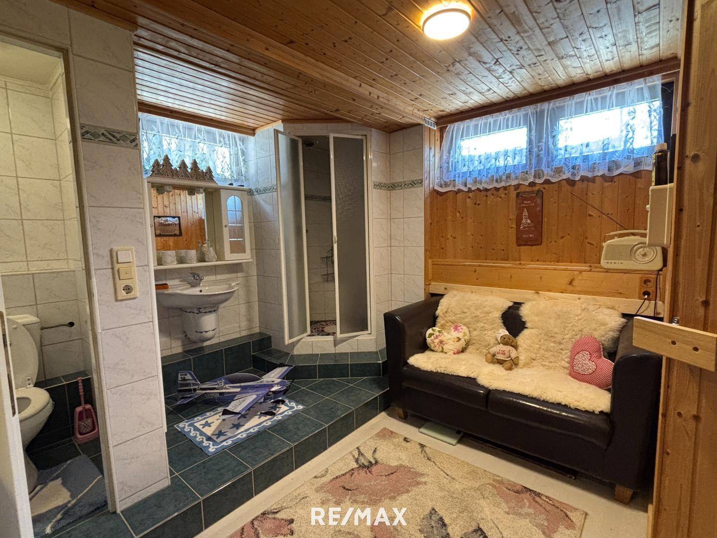 KG, Badezimmer mit Sauna