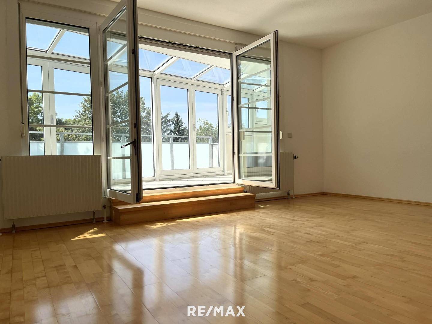 ca. 34 m² Wohnraum mit Wintergarten
