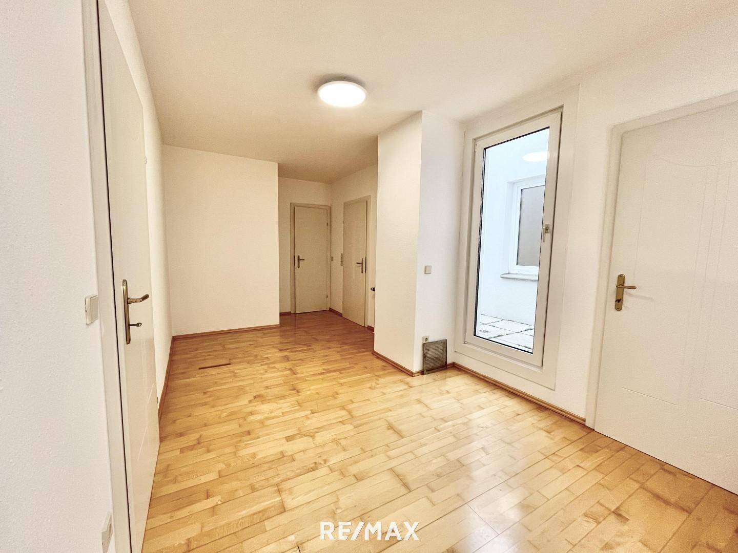 Vorraum ca. 13,7 m² im 2. DG
