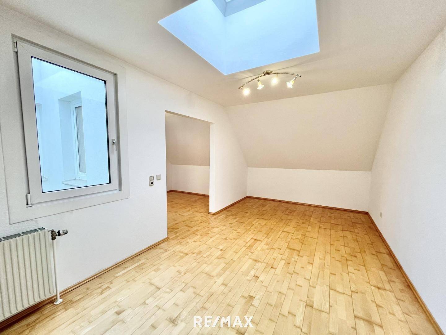 Zimmer 2 mit Lichtkuppel
