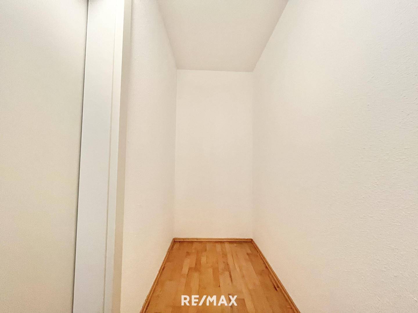Schrankraum neben Zimmer 1 im 2. DG
