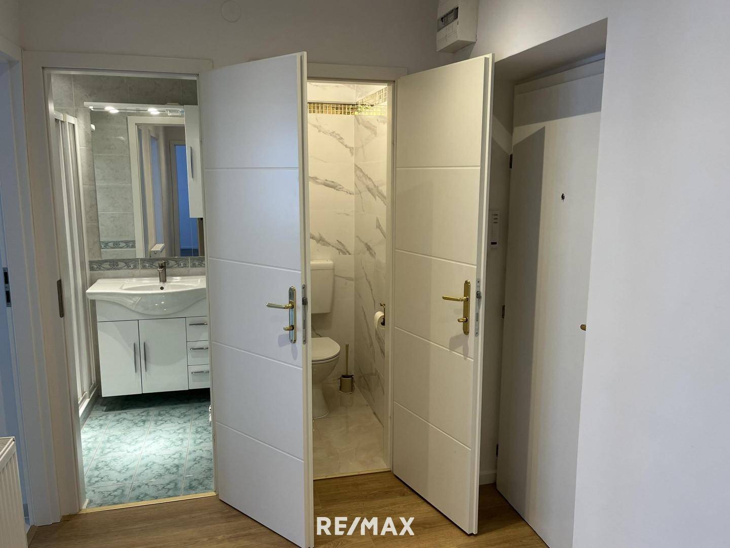 Eingang Badezimmer und WC