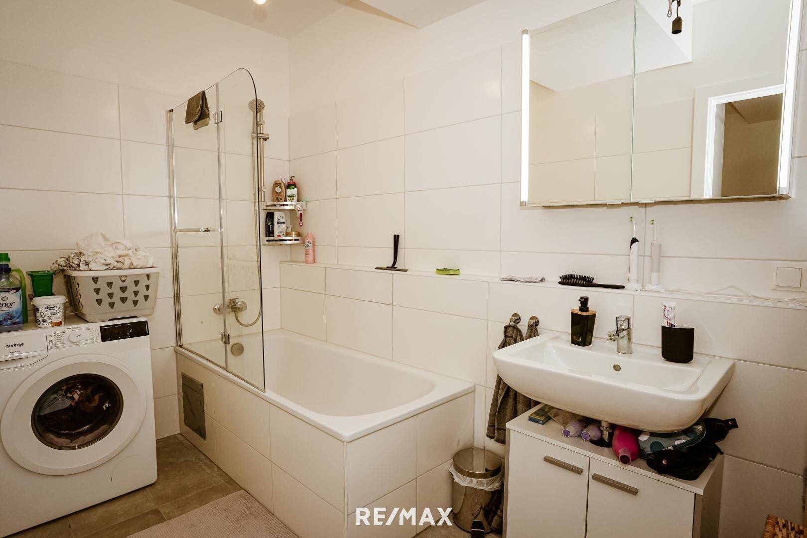modernes Badezimmer