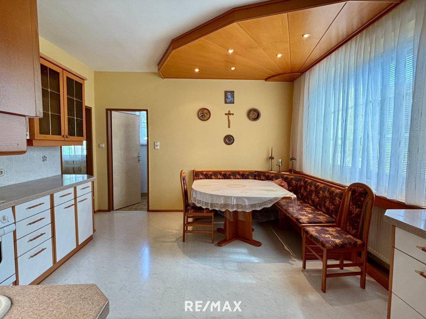 Küche mit Essbereich