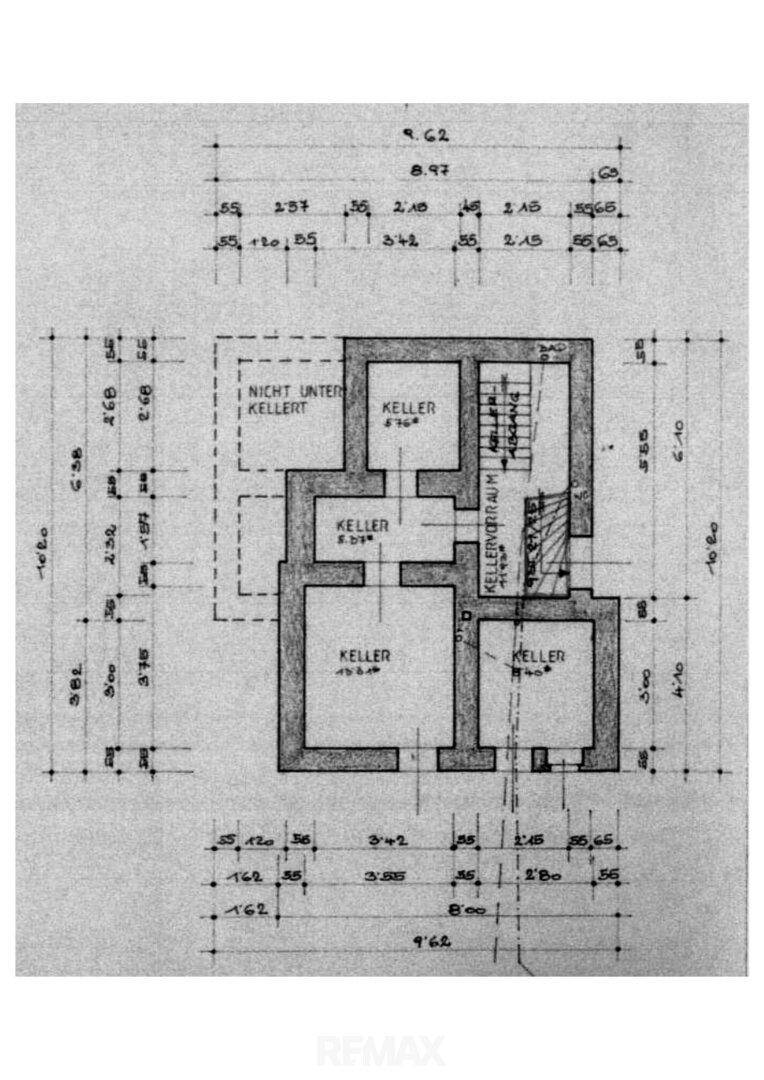 Grundriss des Kellergeschosses mit mehreren Kellerräumen und Treppenaufgang.