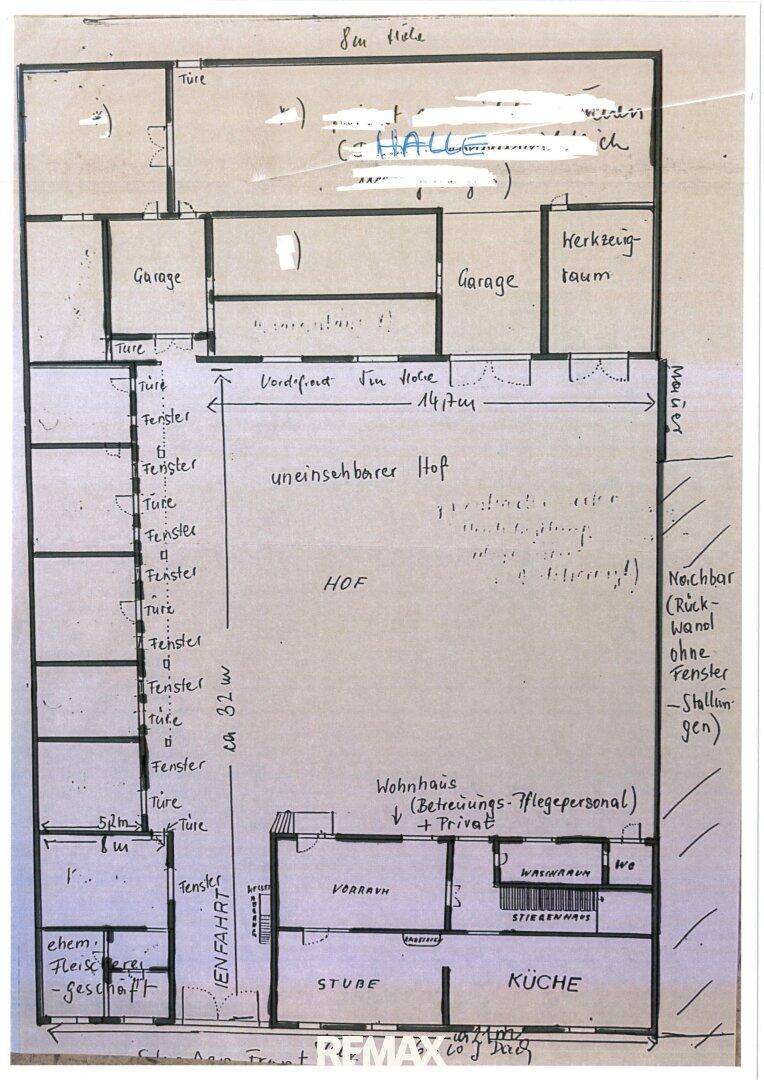 Handgezeichneter Grundriss mit Hof, Garagen, Werkstatt und Wohnbereich inklusive Küche und Stube.