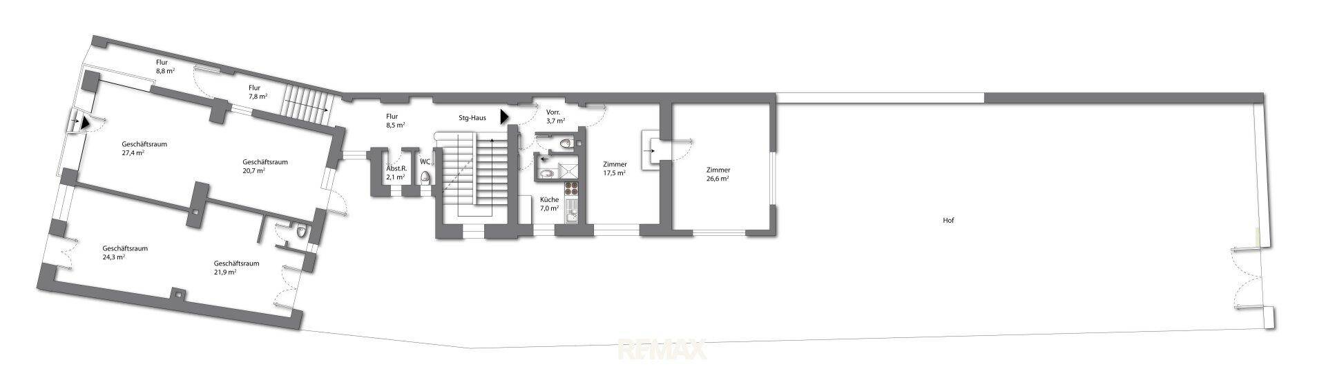Grundrissplan einer Etage mit mehreren Büroräumen und einem Treppenhaus.