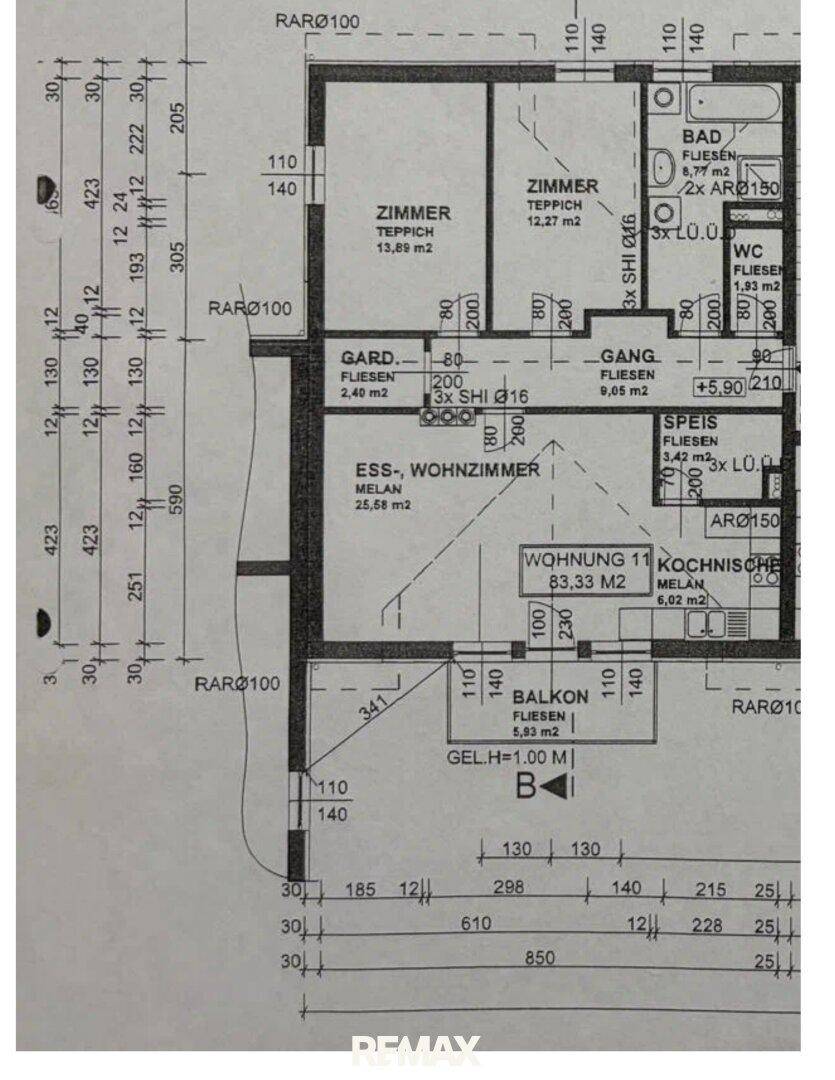 Detaillierter Grundriss der Wohnung 11 mit Ess-Wohnzimmer, Kochnische, Bad und Balkon.