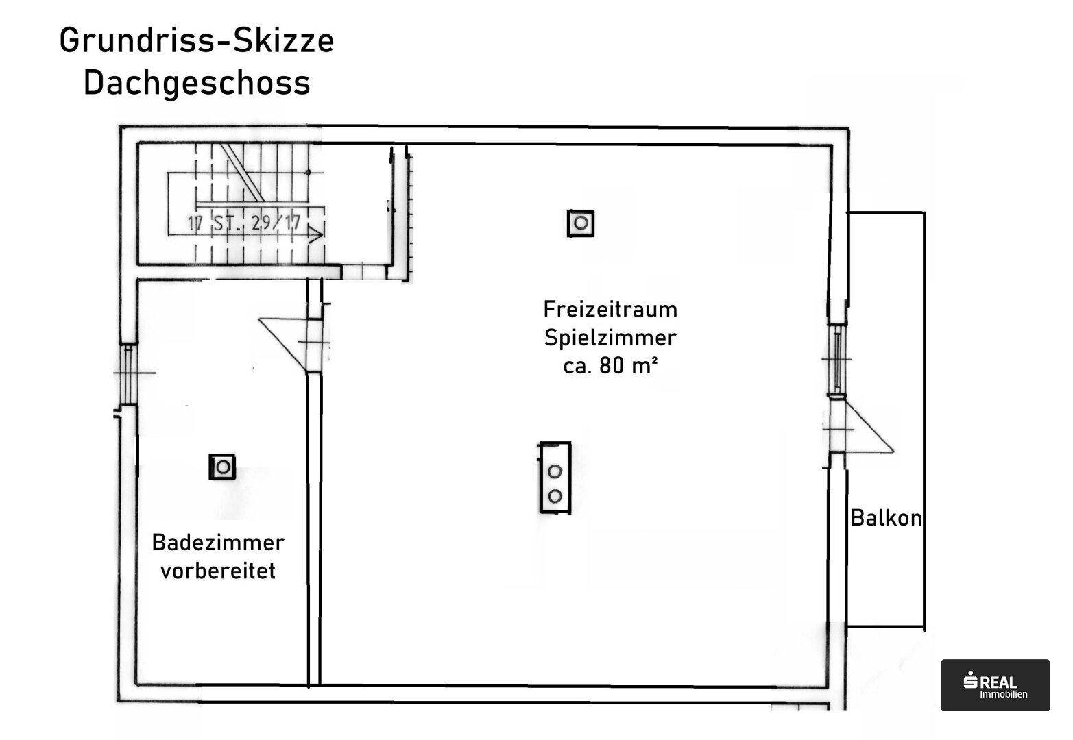 Grundriss-Skizze des Dachgeschosses mit großem Freizeitraum, vorbereitetem Badezimmer und Balkon.