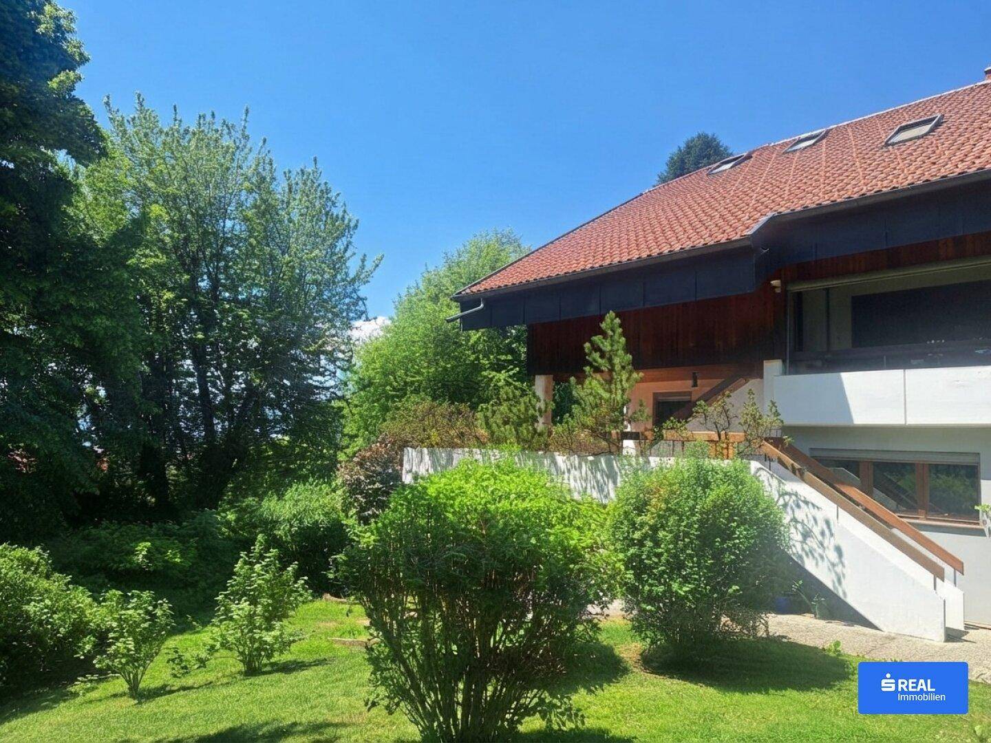 Casa, 350 m², terreno 1768 m²