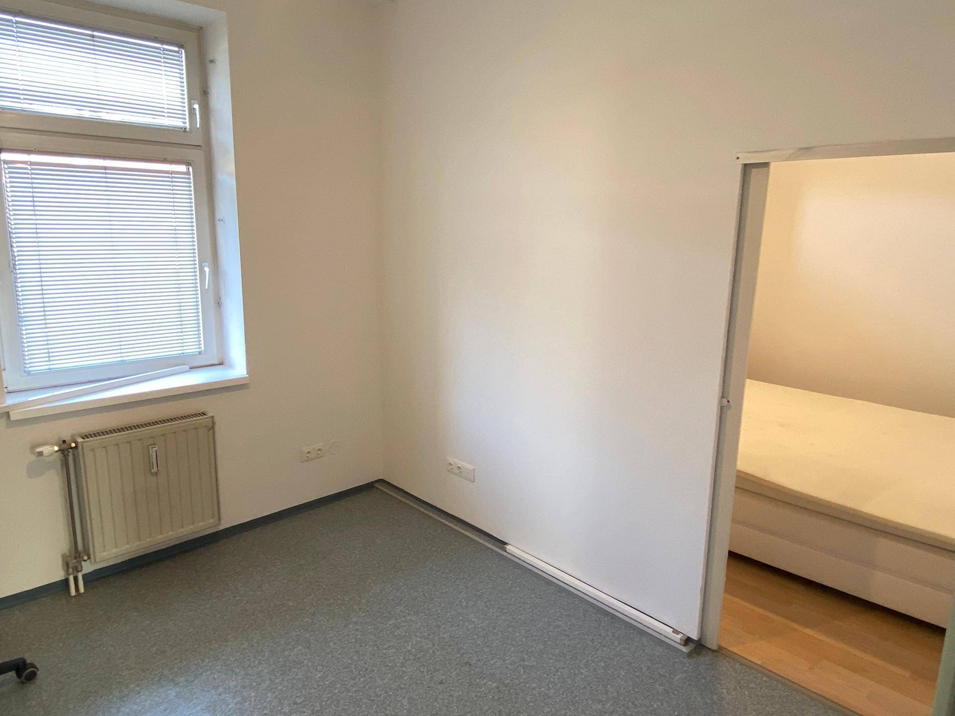 Zimmer (hofseitig)