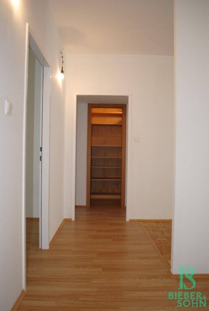 Vorraum / Zimmer