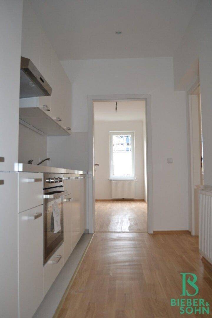 Küche/Blick Zimmer