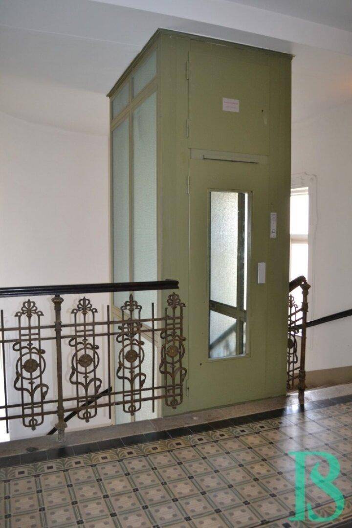 Stiegenhaus/Lift