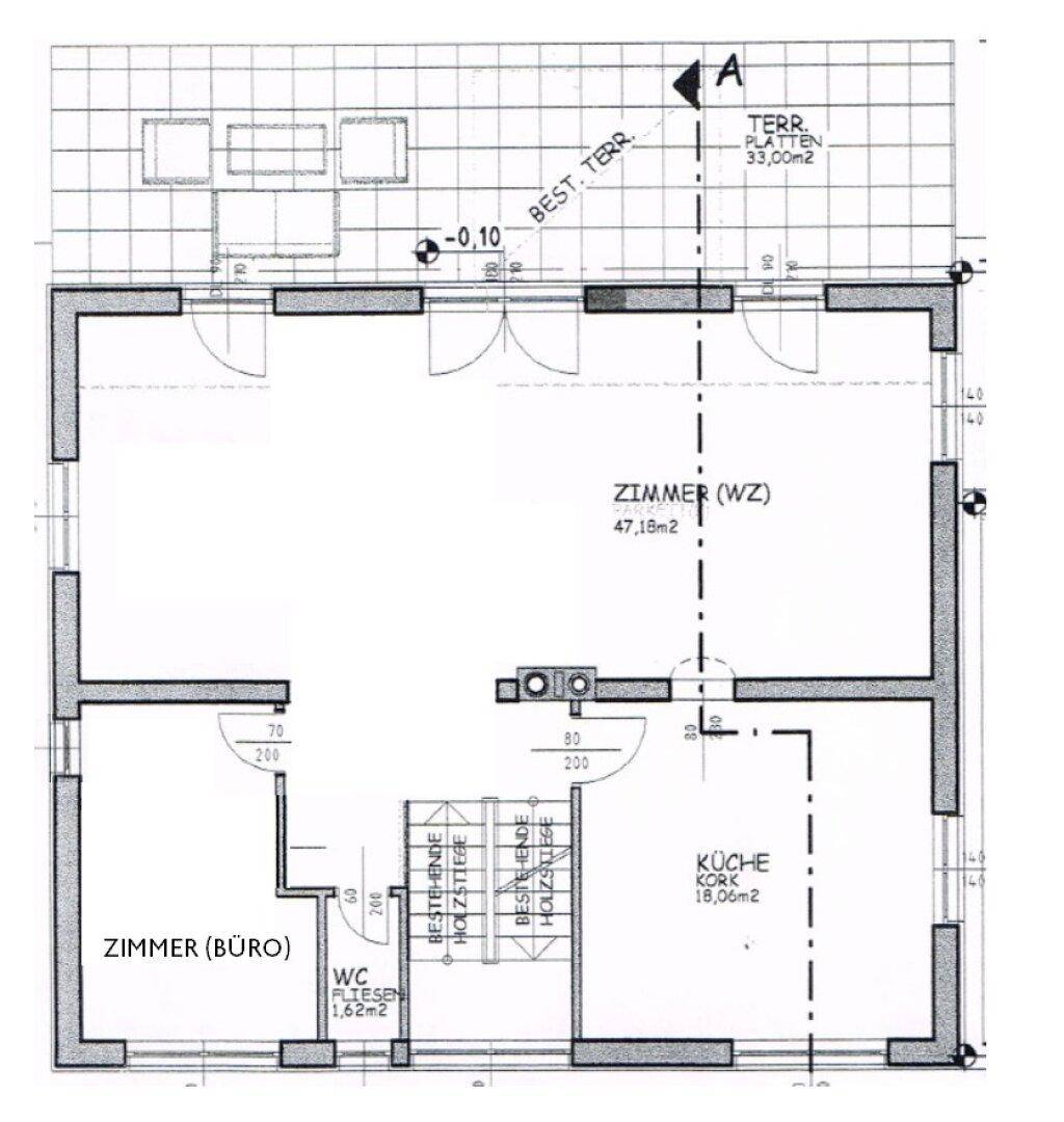 Grundriss des Erdgeschosses mit Wohnzimmer, Büro, WC und Terrasse.