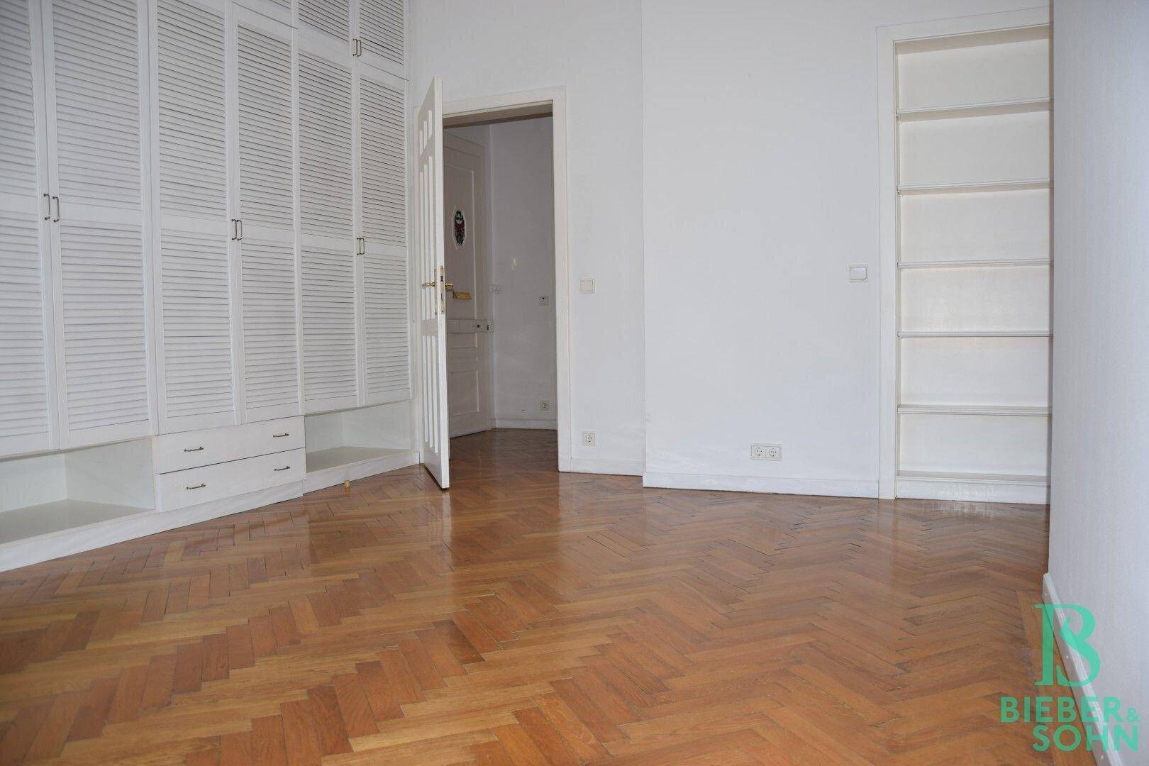 Zimmer 1/Blick Vorraum