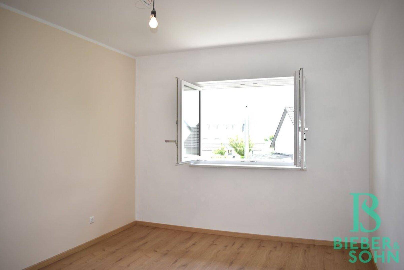 Zimmer 2 OG