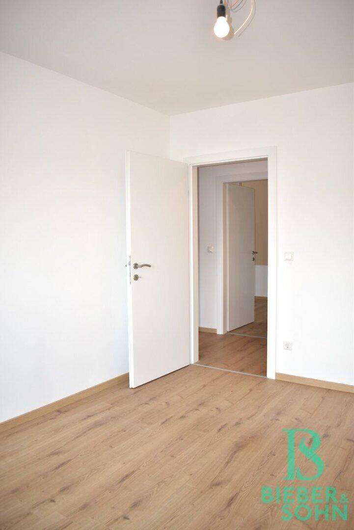 Zimmer 2 OG