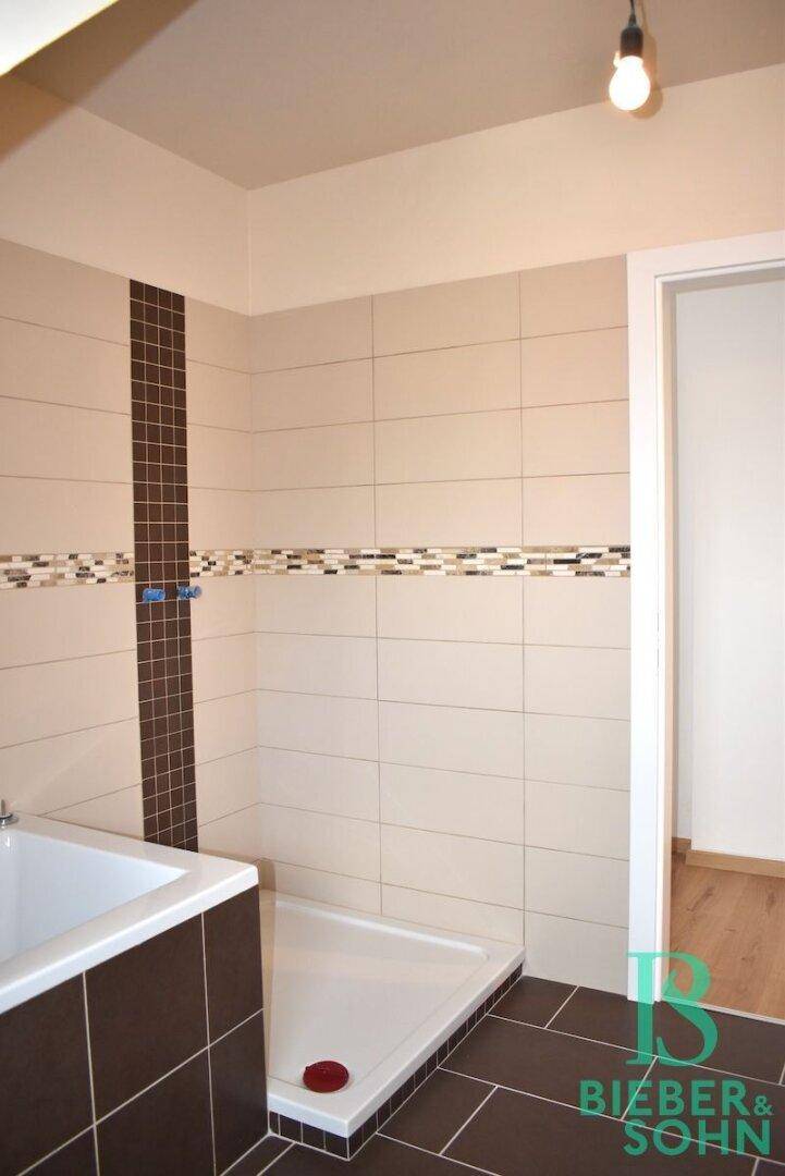 Wannen-, Duschbad OG