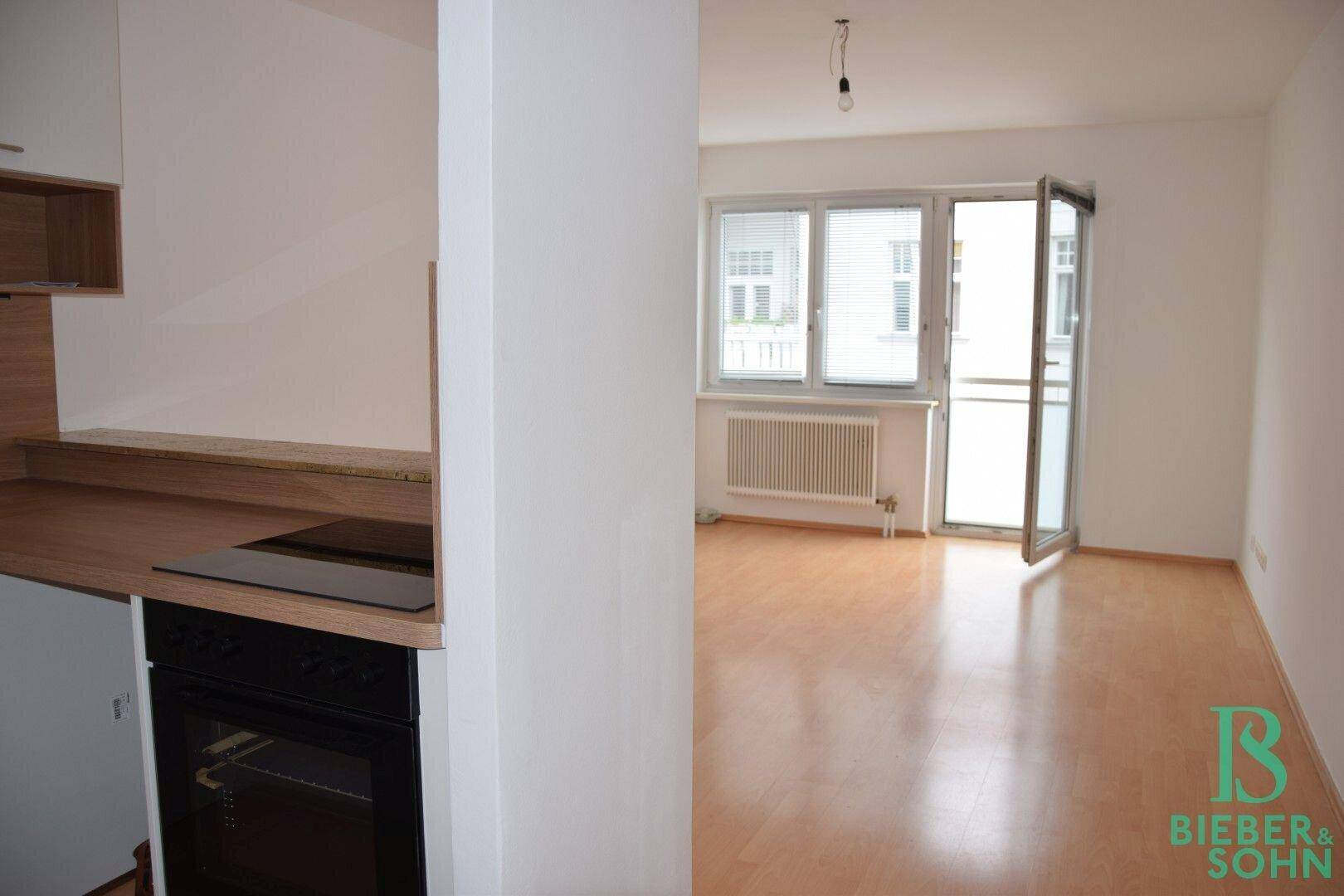 Blick Zimmer/Küche