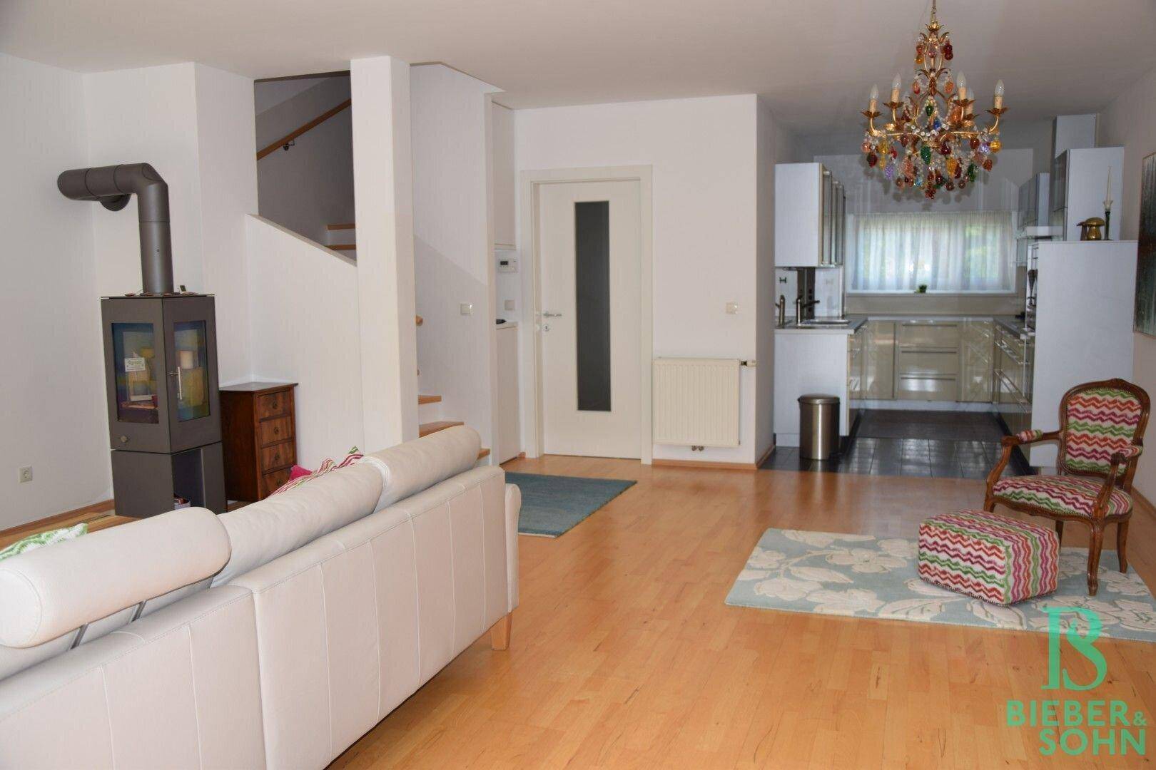 Wohnraum/Blick Küche