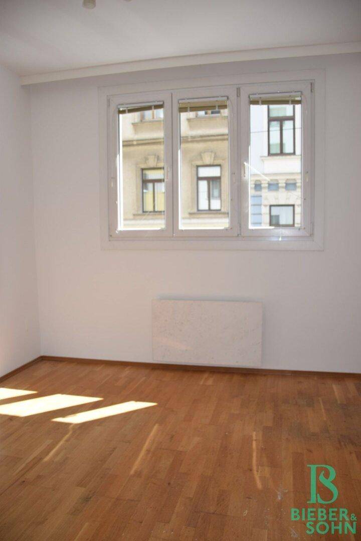 Büro 1