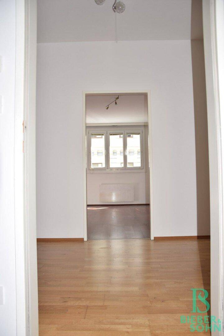 Büro 3/Blick zu Büro 4