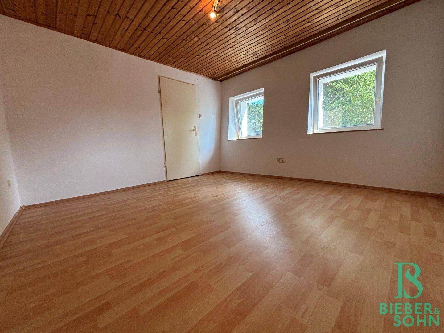 Zimmer - Wohnküche
