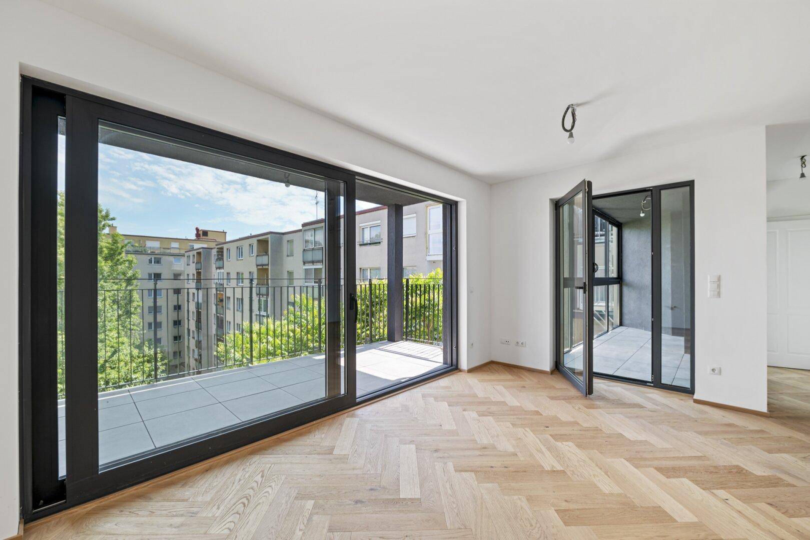 Ansicht Wohnküche mit Terrasse und Loggia