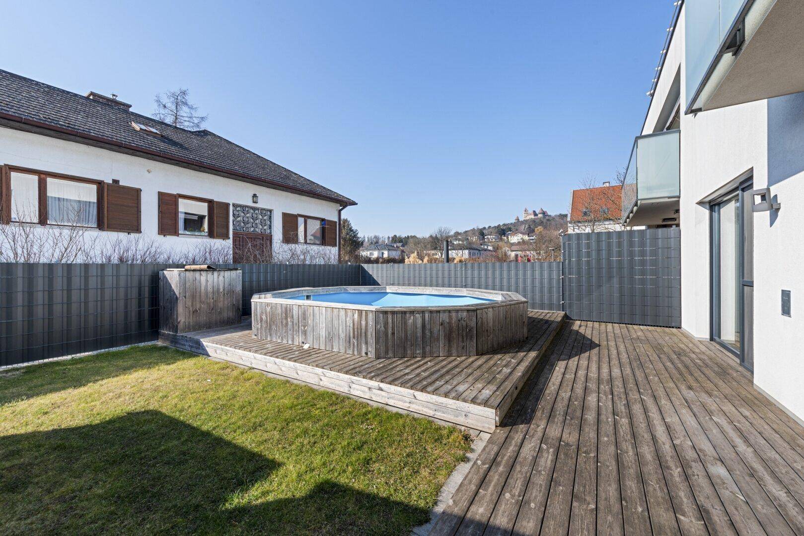 Ansicht Garten mit Terrasse