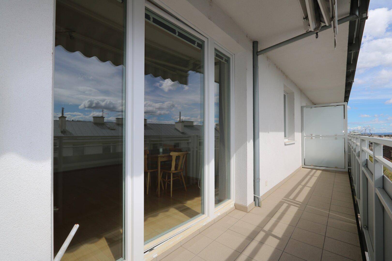 Loggia mit Fernblick Richtung Zentrum