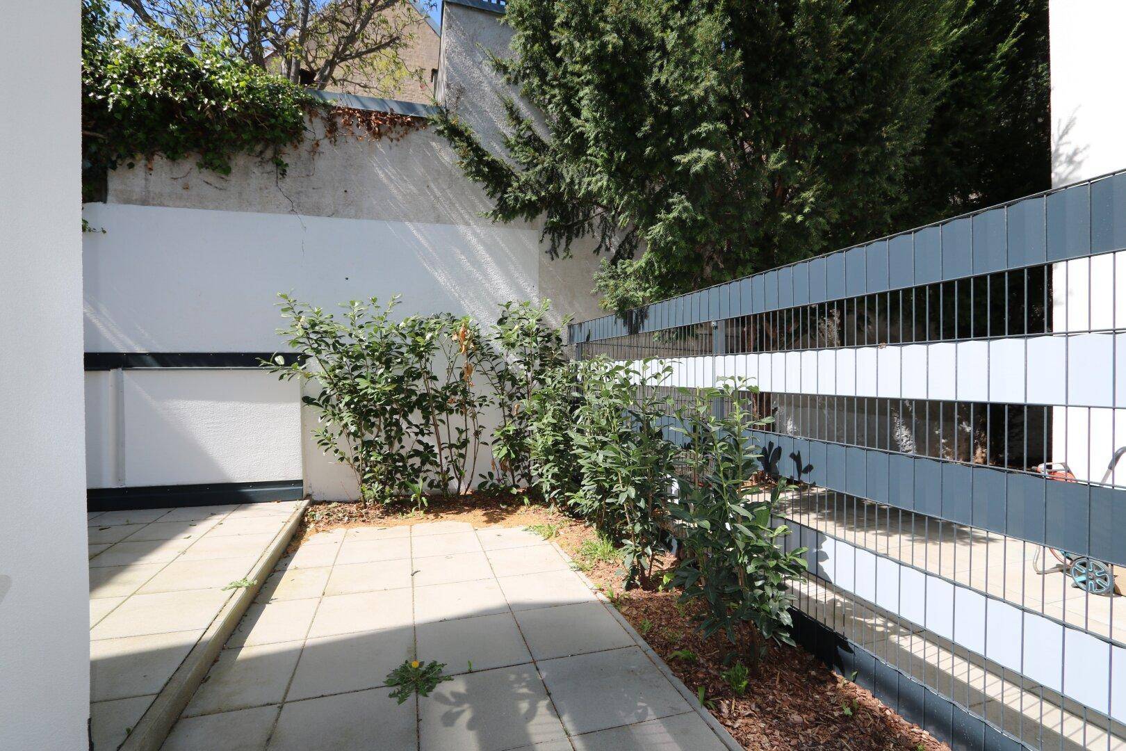 Terrasse ca. 31,86 m² im ruhigen Innenhof des Wohnhauses