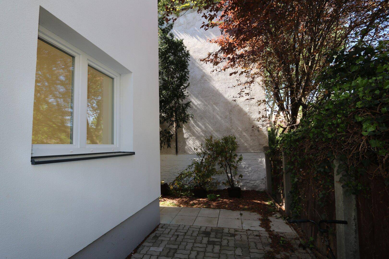 75 m² große Terrasse rund ums Haus