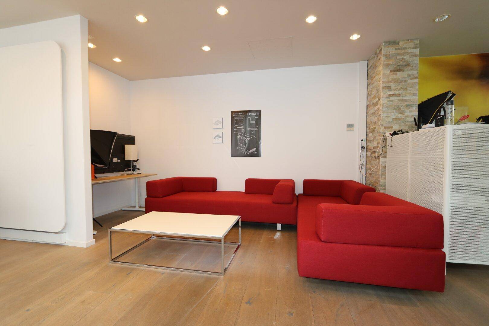 TOPLAGE! Modernes Geschäftslokal, Büro-/Paxisfläche mit ca. 61,75 m² - zentral und trotzdem ruhig gelegen! – pohled 3