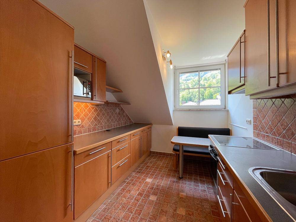 Helle 2 Zi.-Wohnung mit überdachter Terrasse und TG-Stellplatz - Widok 3