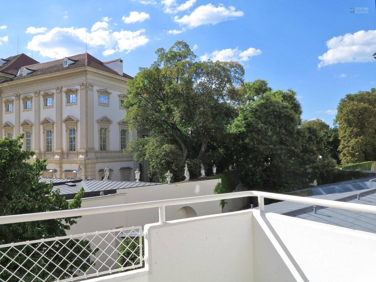 BÜRO - ORDINATION - PRAXIS | TOP LAGE MIT BALKON - Więcej