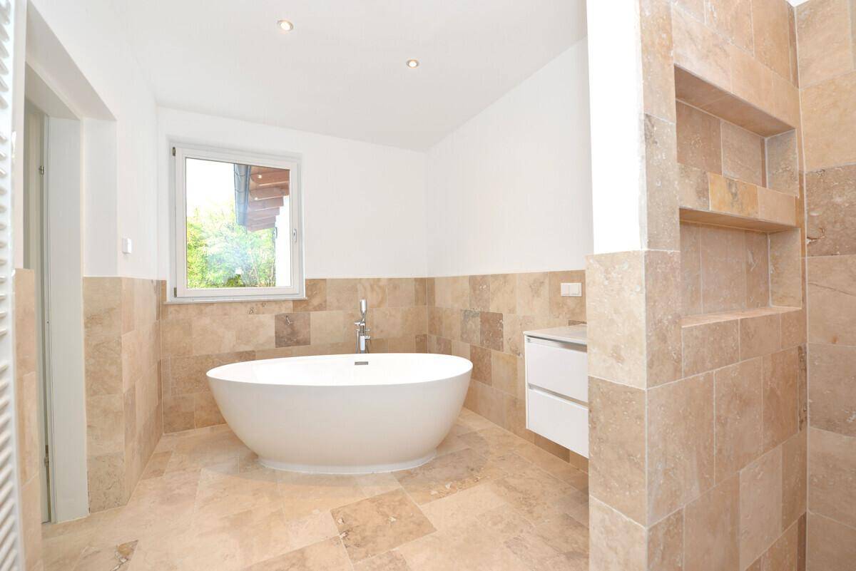 Gartenebene Badezimmer