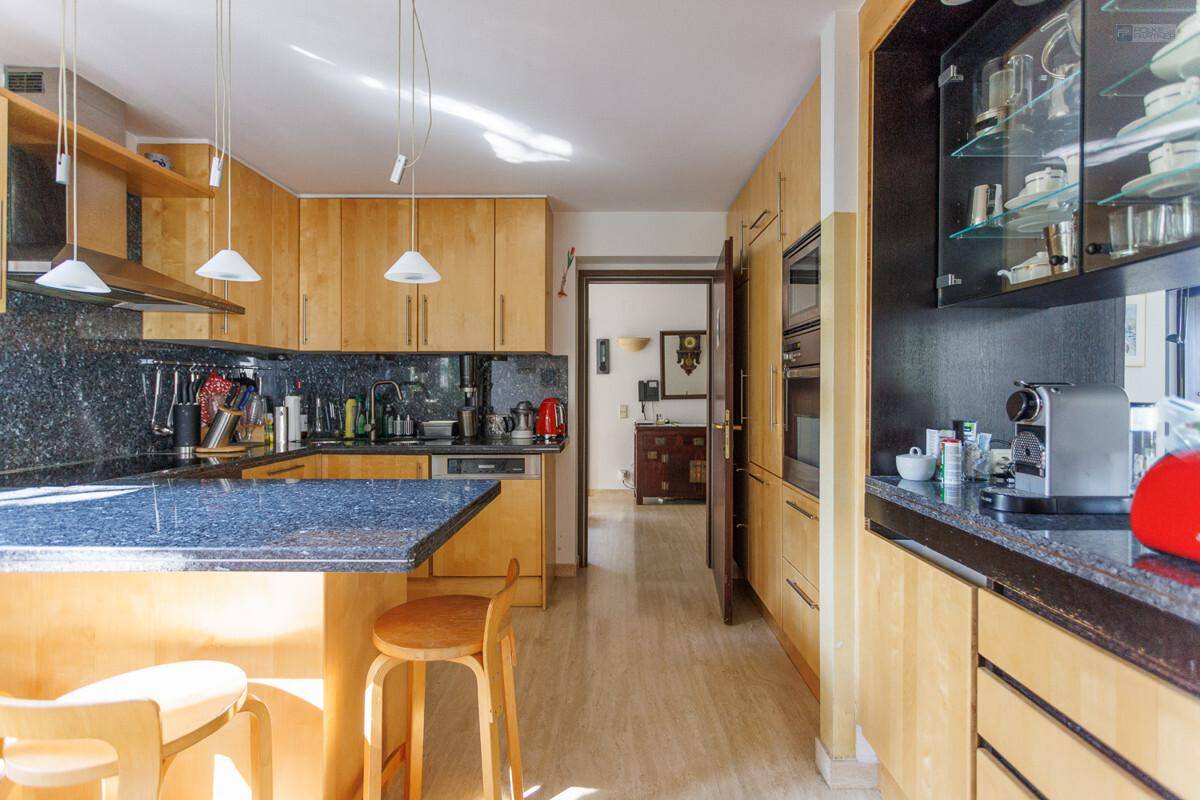 1170 AM HEUBERG: GROßZÜGIGER FAMILIENWOHNSITZ MIT INDOORPOOL, WELLNESS, GARTEN &amp; WIEN-BLICK – pohled 6